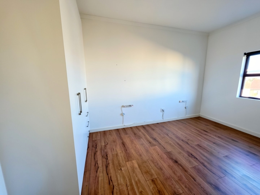 To Let 3 Bedroom Property for Rent in Sandown Western Cape